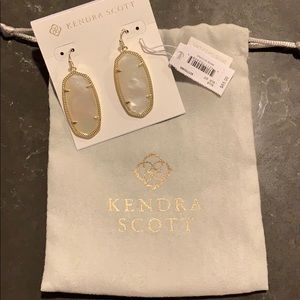 Kendra Scott Elle Earrings - Ivory Mother of Pearl